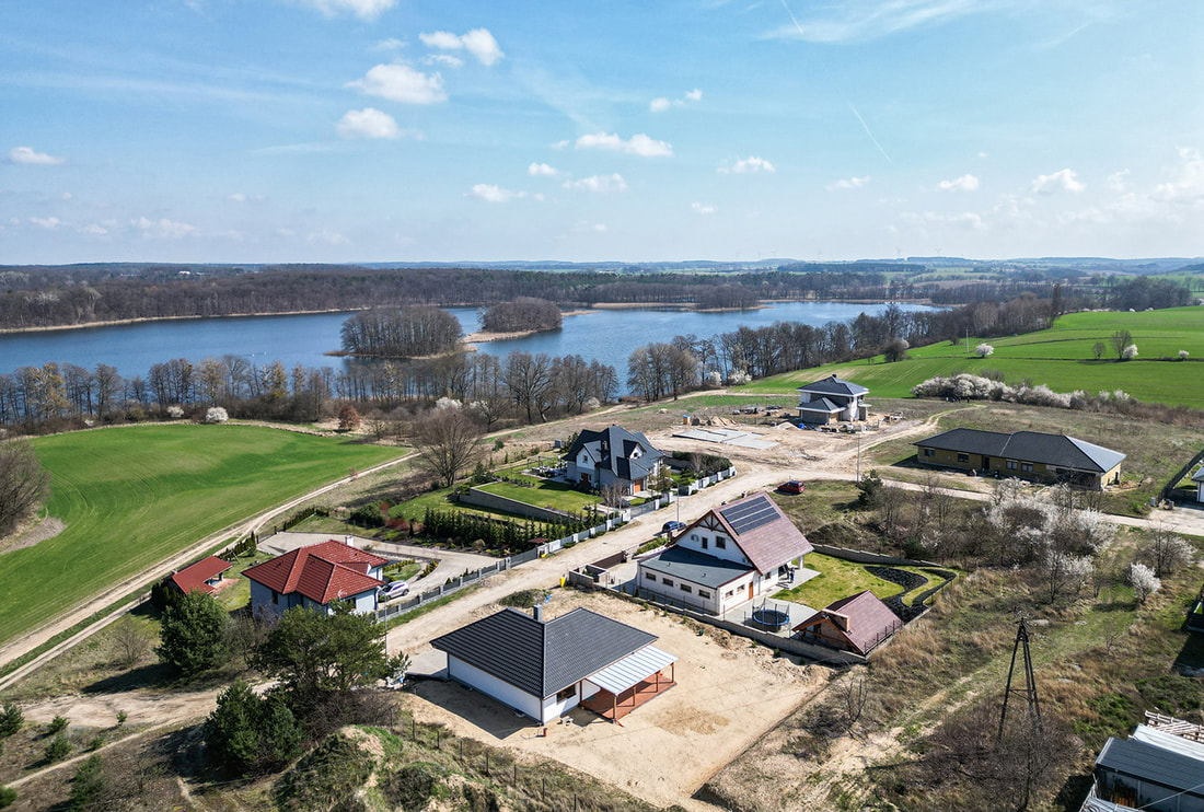 Międzychód, jezioro, zdjęcie domów z drona, zdjęcie z drona, fotografia z lotu ptaka